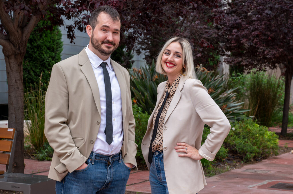 Los investigadores Maximilian Eggl y Silvia De Santis en el Instituto de Neurociencias UMH CSIC.